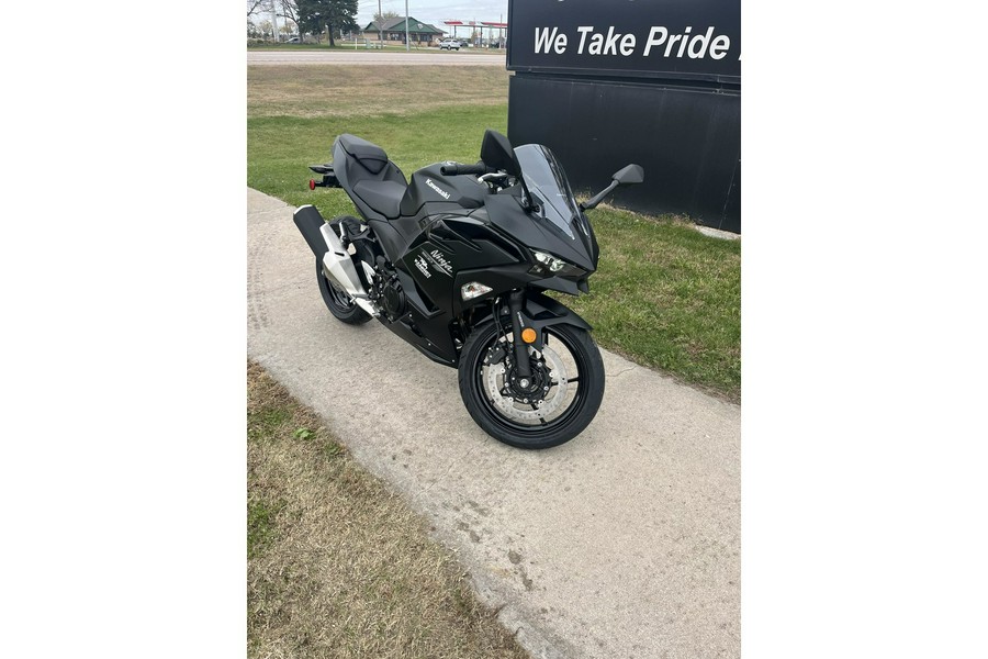 2026 Kawasaki NINJA 500 ABS