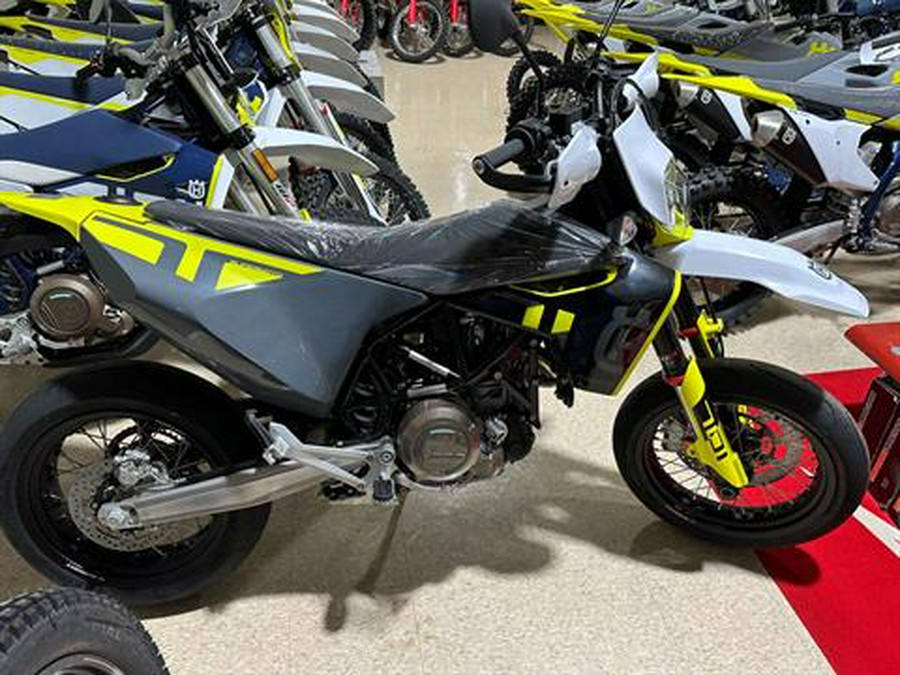 2024 Husqvarna 701 Supermoto