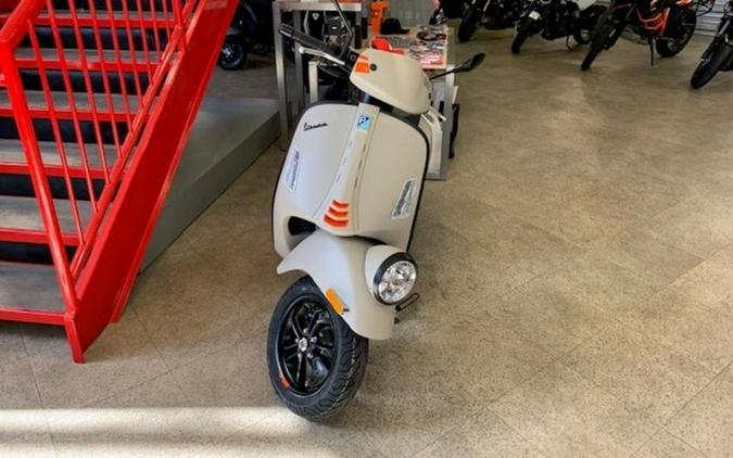 2024 Vespa GTV 300 HPE - Beige Avvolgente