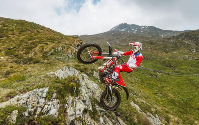 2026 Beta Motorcycles 300 XTRAINER