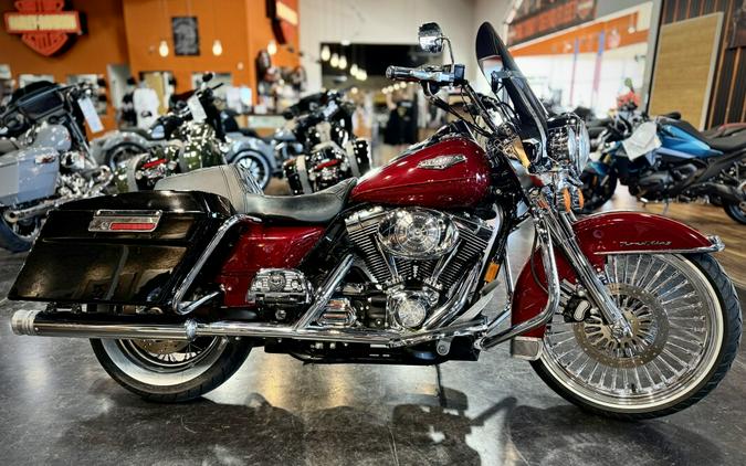 2006 Harley-Davidson® Road King® Classic Two-Tone Vivid Black and Lava Red Sunglo