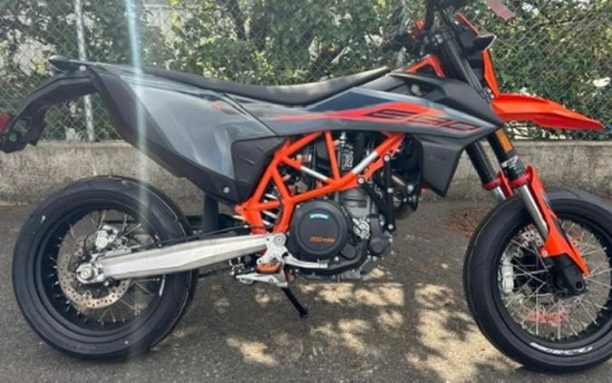 2021 KTM 690 SMC R