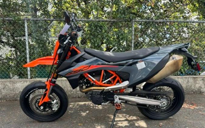 2021 KTM 690 SMC R