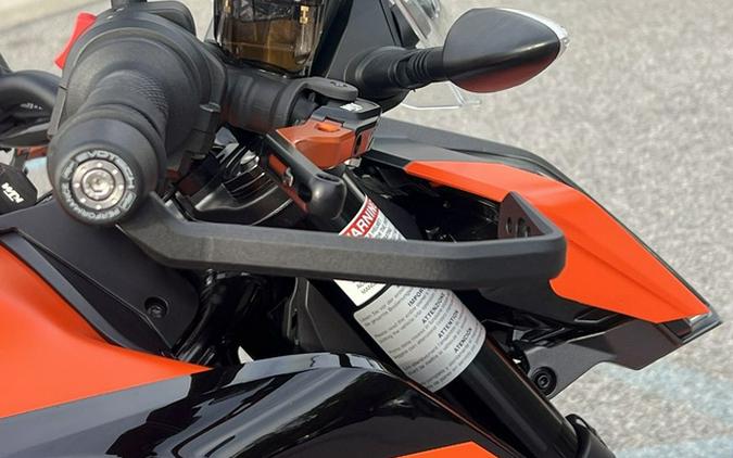 2022 KTM Duke 890 GP