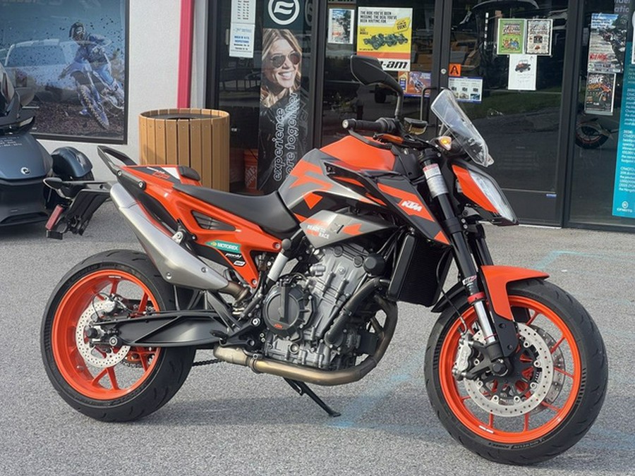 2022 KTM Duke 890 GP