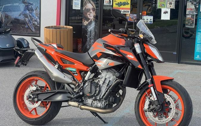 2022 KTM Duke 890 GP