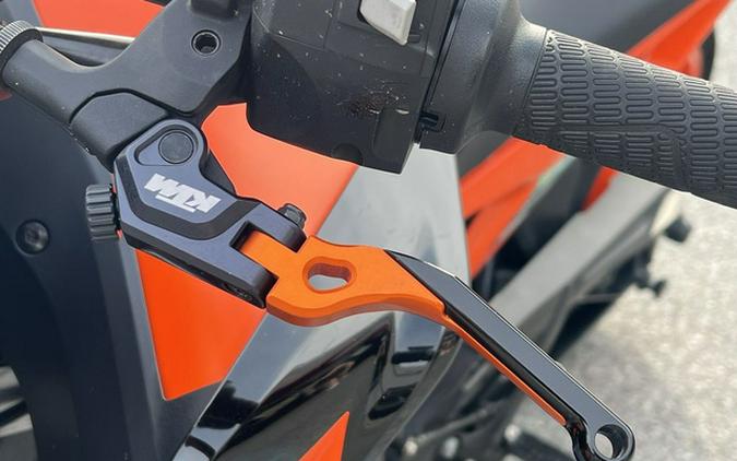 2022 KTM Duke 890 GP