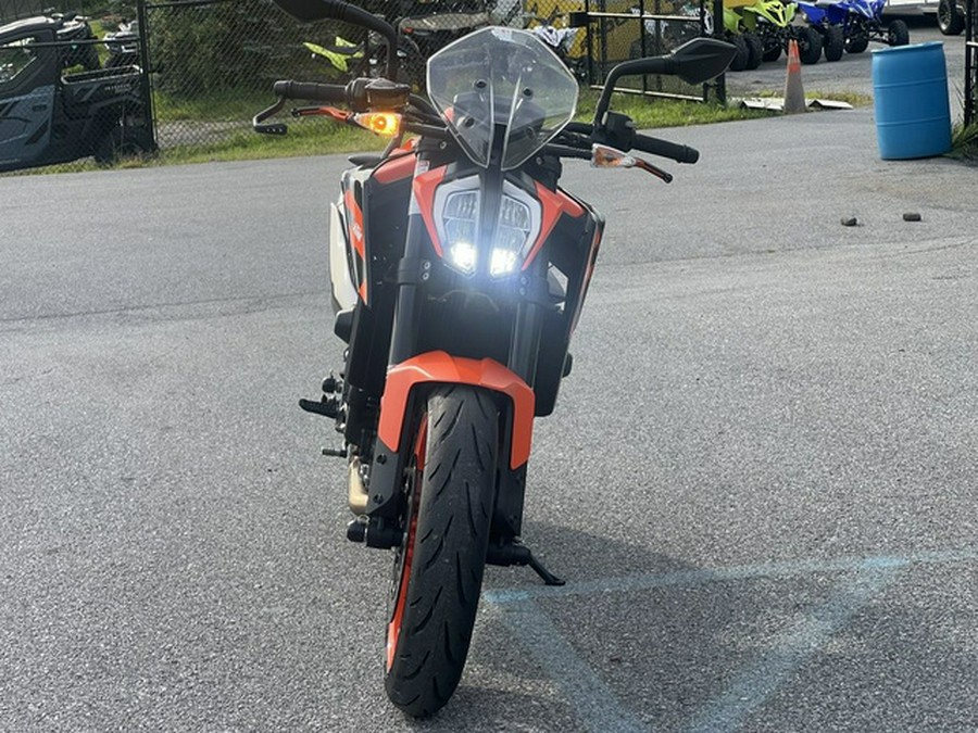 2022 KTM Duke 890 GP
