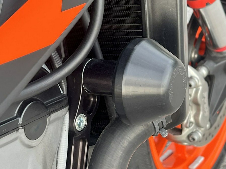 2022 KTM Duke 890 GP