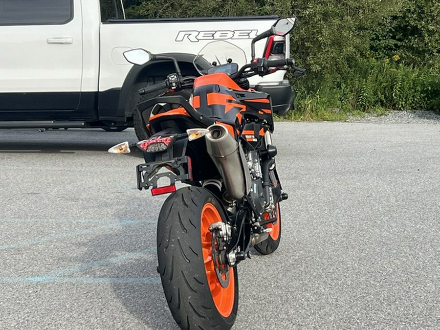 2022 KTM Duke 890 GP