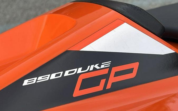 2022 KTM Duke 890 GP