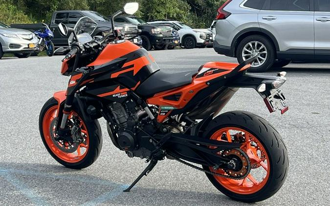 2022 KTM Duke 890 GP