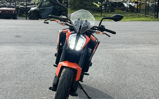 2022 KTM Duke 890 GP