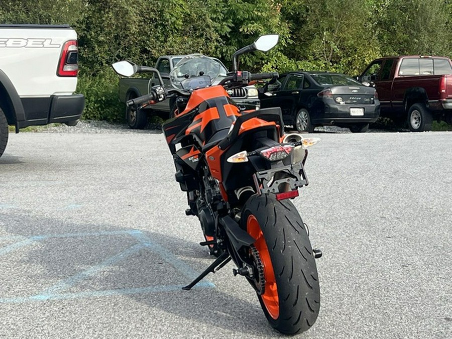 2022 KTM Duke 890 GP