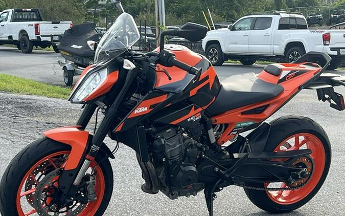 2022 KTM Duke 890 GP