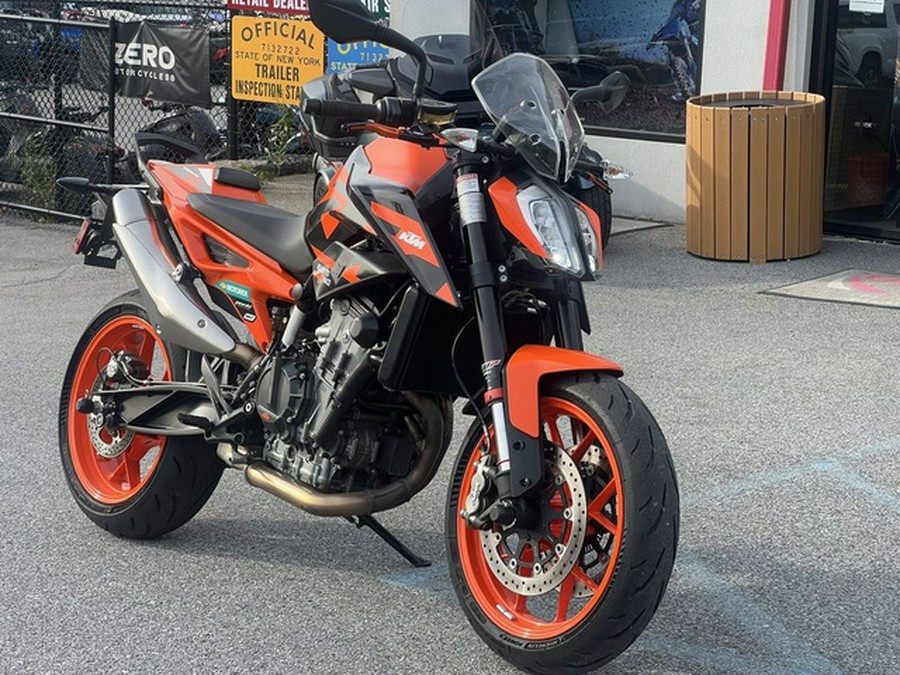 2022 KTM Duke 890 GP