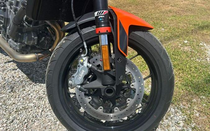 2021 KTM Duke 890 R