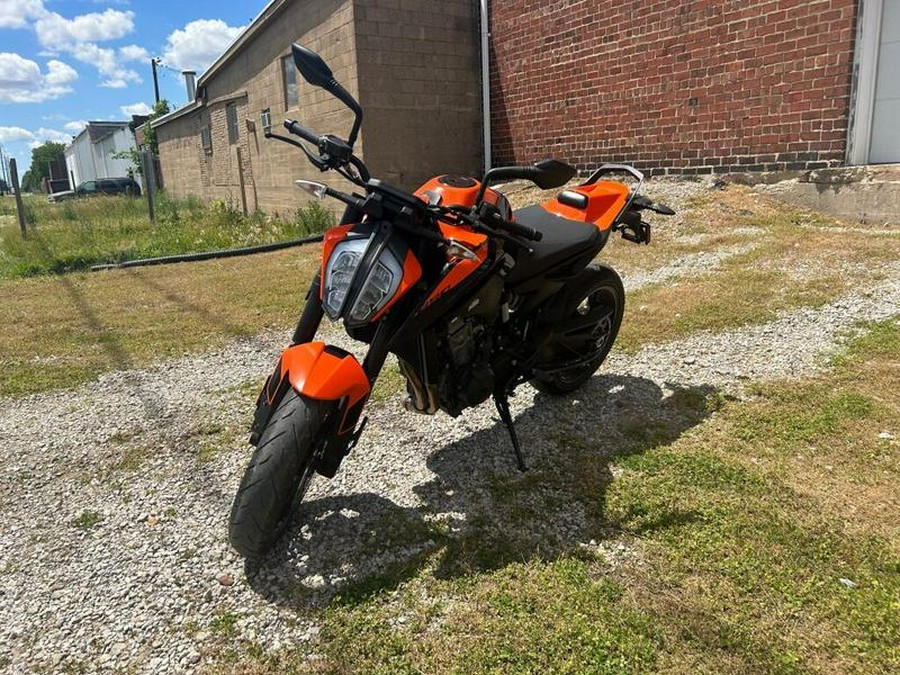 2021 KTM Duke 890 R