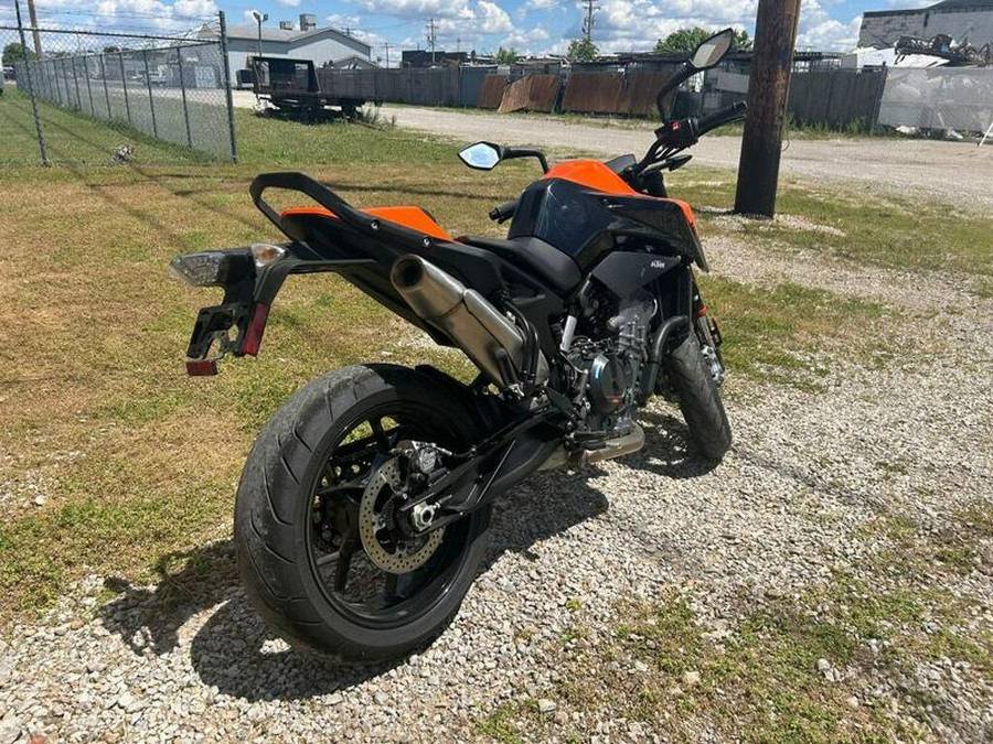 2021 KTM Duke 890 R