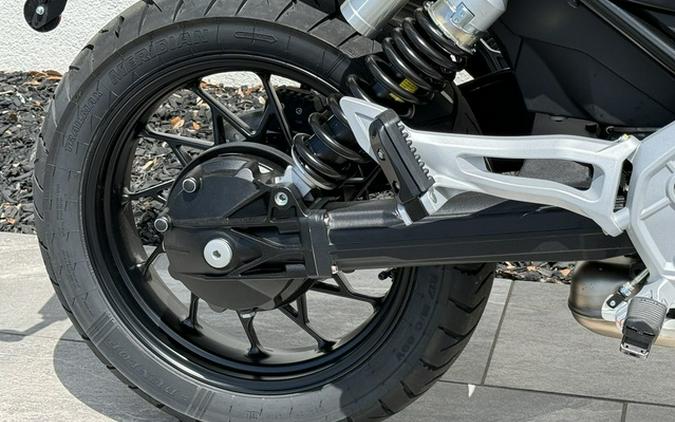 2025 Moto Guzzi V85 Strada TT