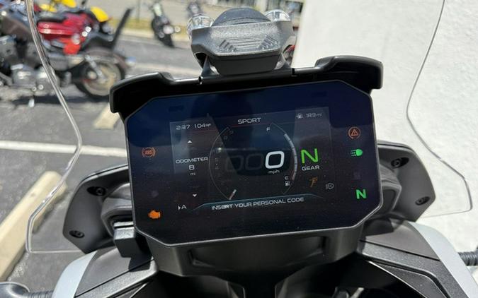 2025 Moto Guzzi V85 Strada TT