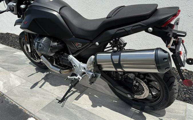 2025 Moto Guzzi V85 Strada TT