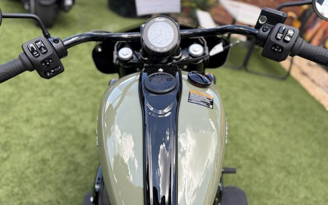 2025 Indian SUPER CHIEF DARKHORSE