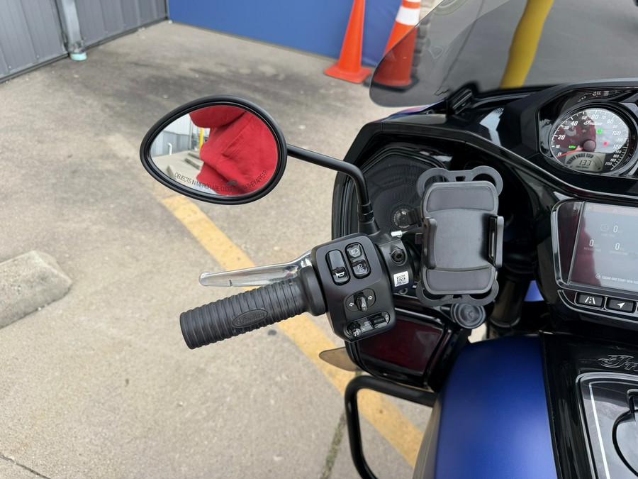 2024 Indian Motorcycle Challenger® Dark Horse® with PowerBand Audio Package