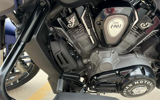 2024 Indian Motorcycle Challenger® Dark Horse® with PowerBand Audio Package
