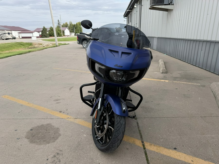 2024 Indian Motorcycle Challenger® Dark Horse® with PowerBand Audio Package