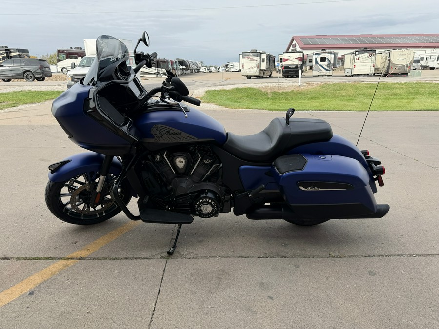 2024 Indian Motorcycle Challenger® Dark Horse® with PowerBand Audio Package