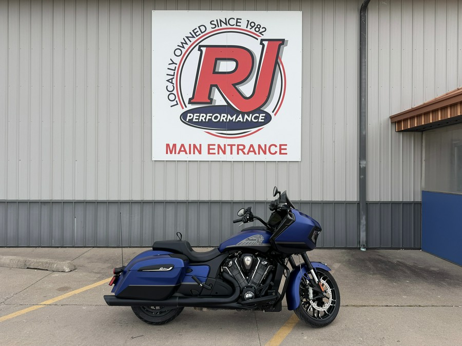 2024 Indian Motorcycle Challenger® Dark Horse® with PowerBand Audio Package