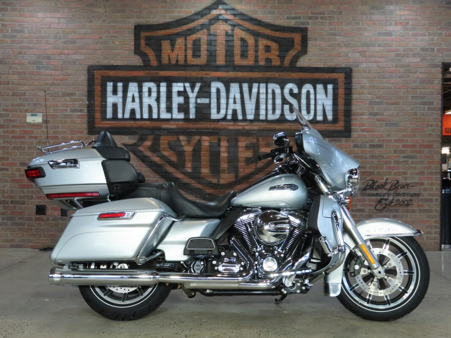 2015 Harley-Davidson® FLHTCU Electra Glide® Ultra Classic™
