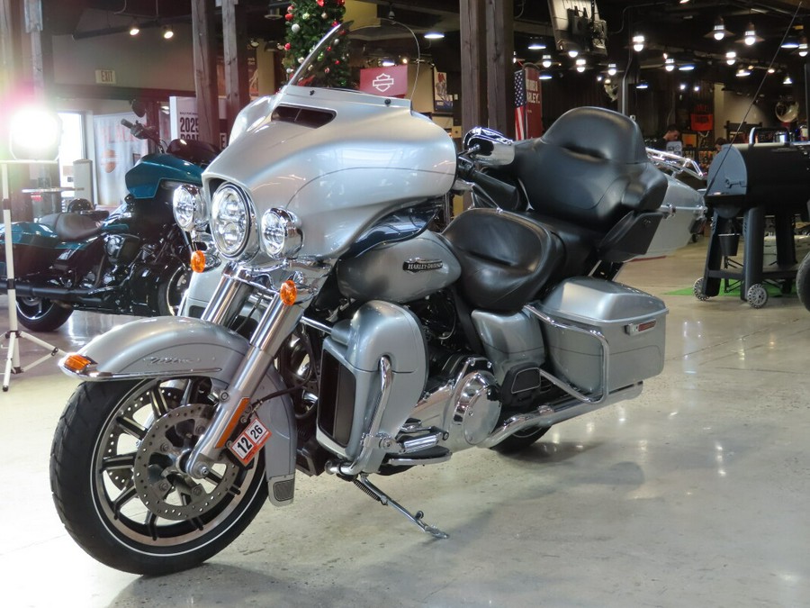 2015 Harley-Davidson® FLHTCU Electra Glide® Ultra Classic™