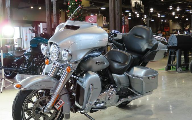 2015 Harley-Davidson® FLHTCU Electra Glide® Ultra Classic™