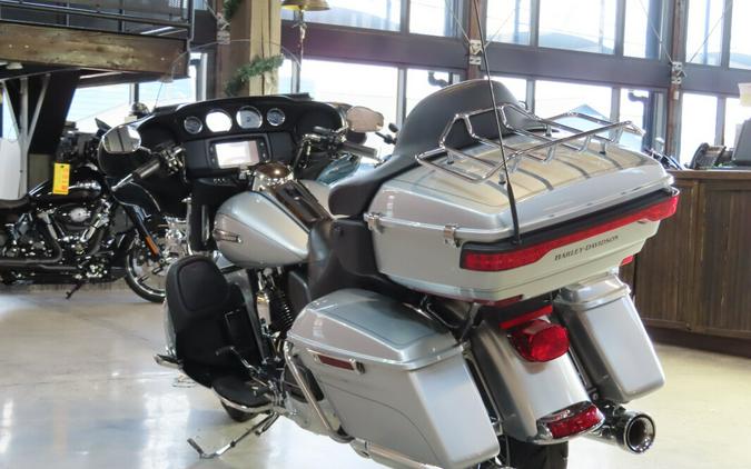 2015 Harley-Davidson® FLHTCU Electra Glide® Ultra Classic™