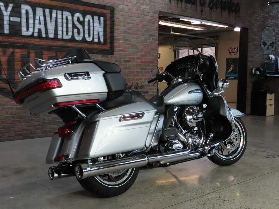 2015 Harley-Davidson® FLHTCU Electra Glide® Ultra Classic™