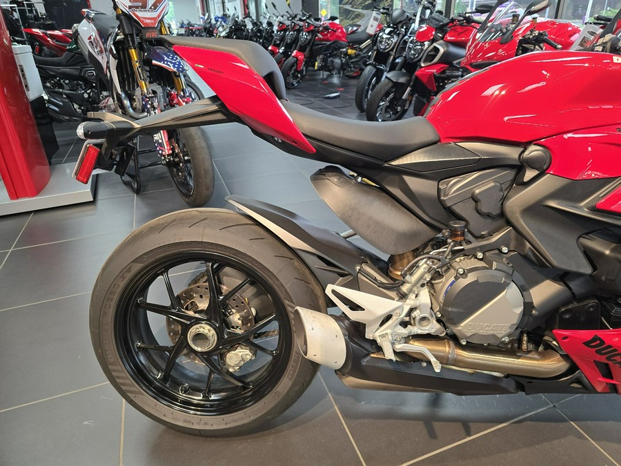 2022 Ducati Streetfighter V2