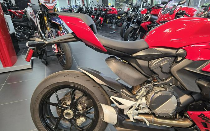 2022 Ducati Streetfighter V2