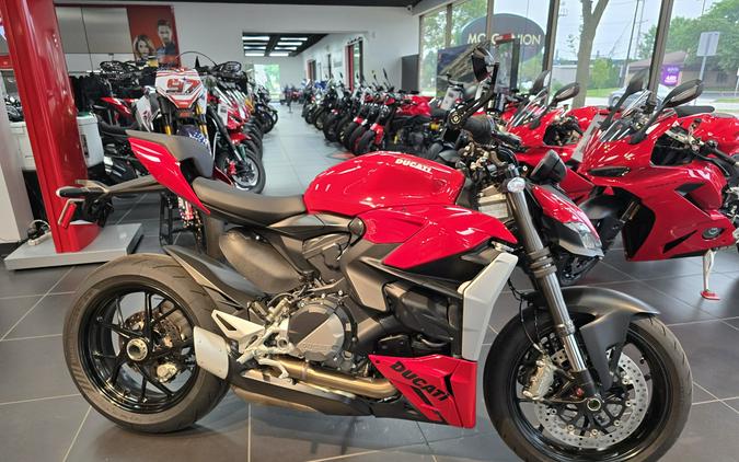 2022 Ducati Streetfighter V2