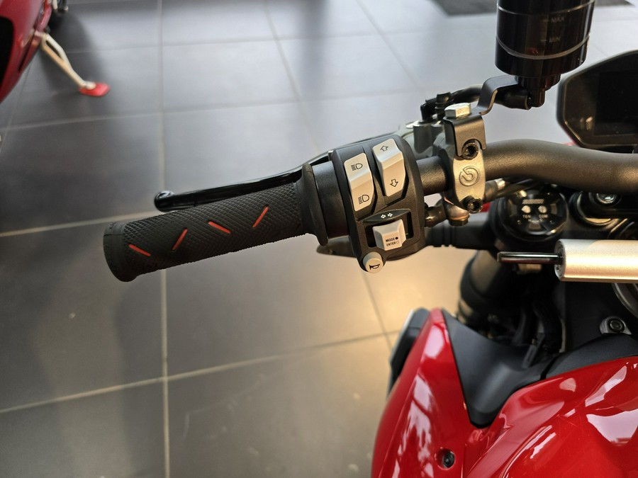 2022 Ducati Streetfighter V2