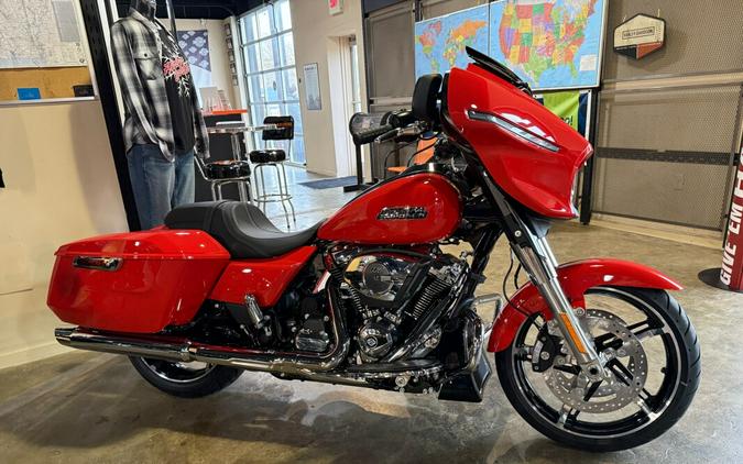 2026 Harley-Davidson Street Glide Blood Orange - Chrome