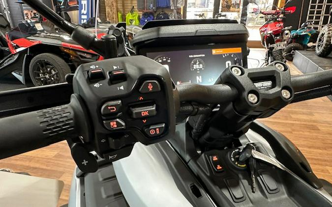 2025 Can-Am Canyon? XT