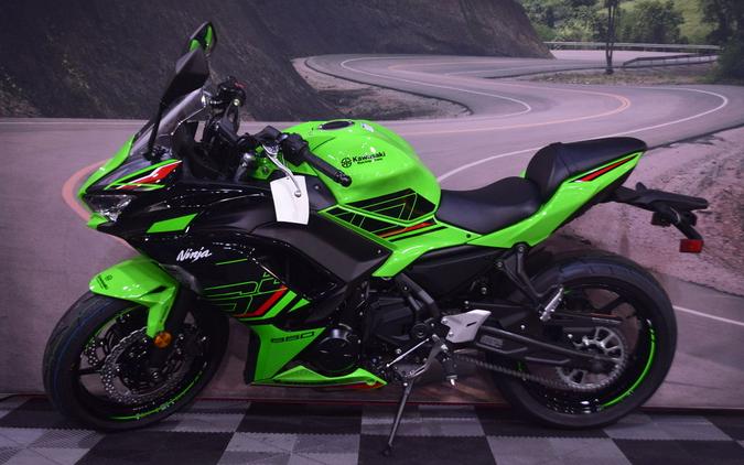 2023 Kawasaki Ninja 650 Review [14 Fast Facts]