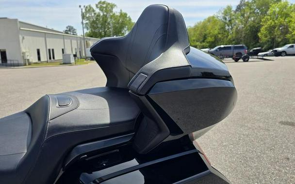 2019 Honda® Gold Wing Tour Automatic DCT Darkness Black Metallic