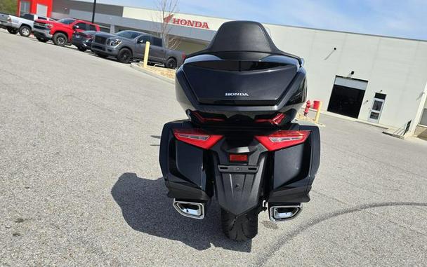 2019 Honda® Gold Wing Tour Automatic DCT Darkness Black Metallic