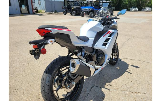 2026 EX300 NINJA 300 ABS - Kawasaki