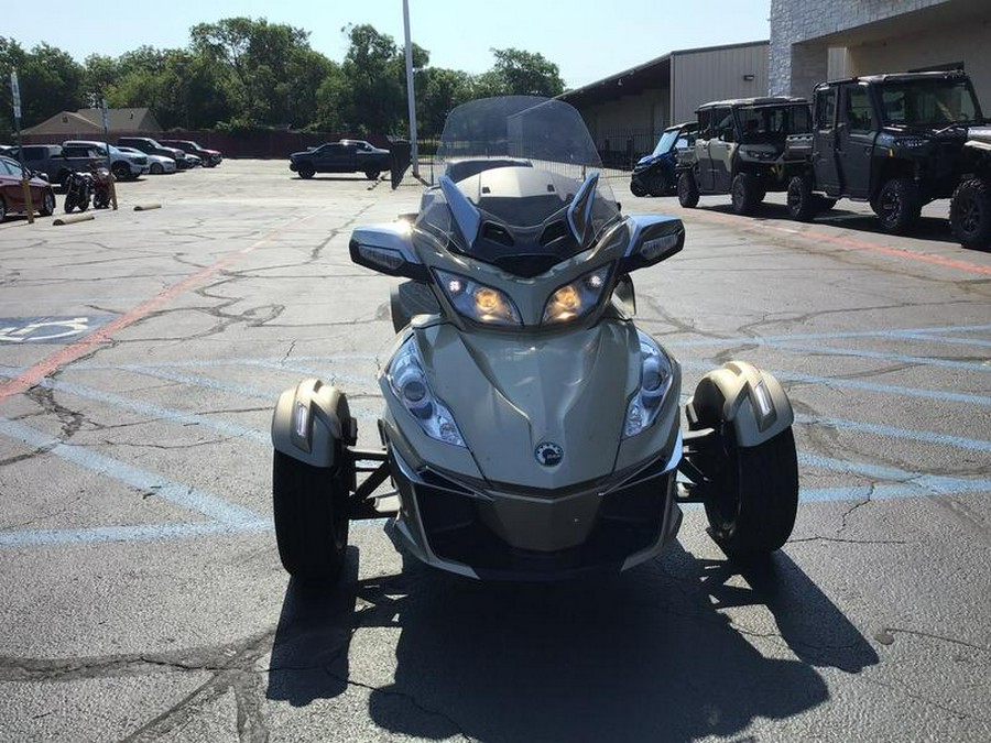 2017 Can-Am® Spyder® RT Limited 6-Speed Semi-Automatic (SE6)