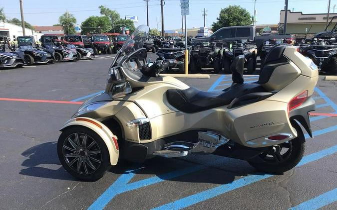 2017 Can-Am® Spyder® RT Limited 6-Speed Semi-Automatic (SE6)