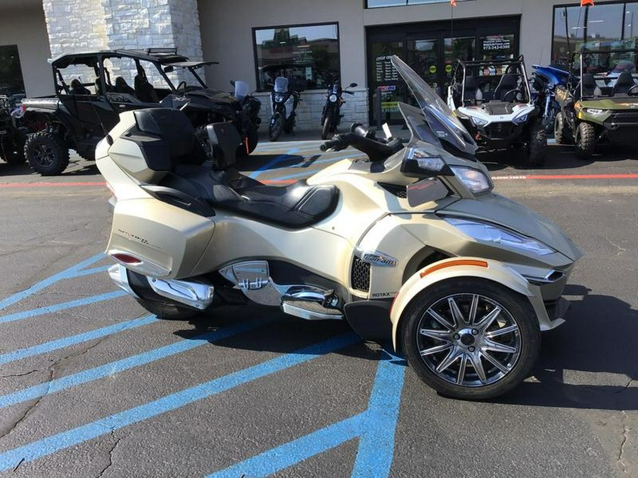 2017 Can-Am® Spyder® RT Limited 6-Speed Semi-Automatic (SE6)